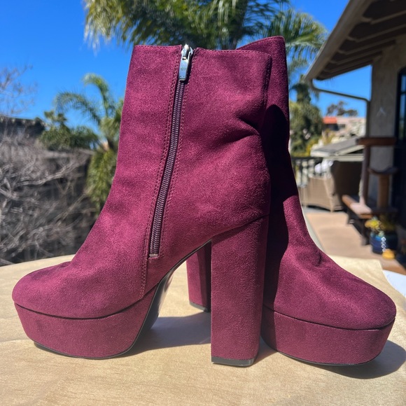 Nine West ankle high- 5” heel boot - Picture 11 of 11